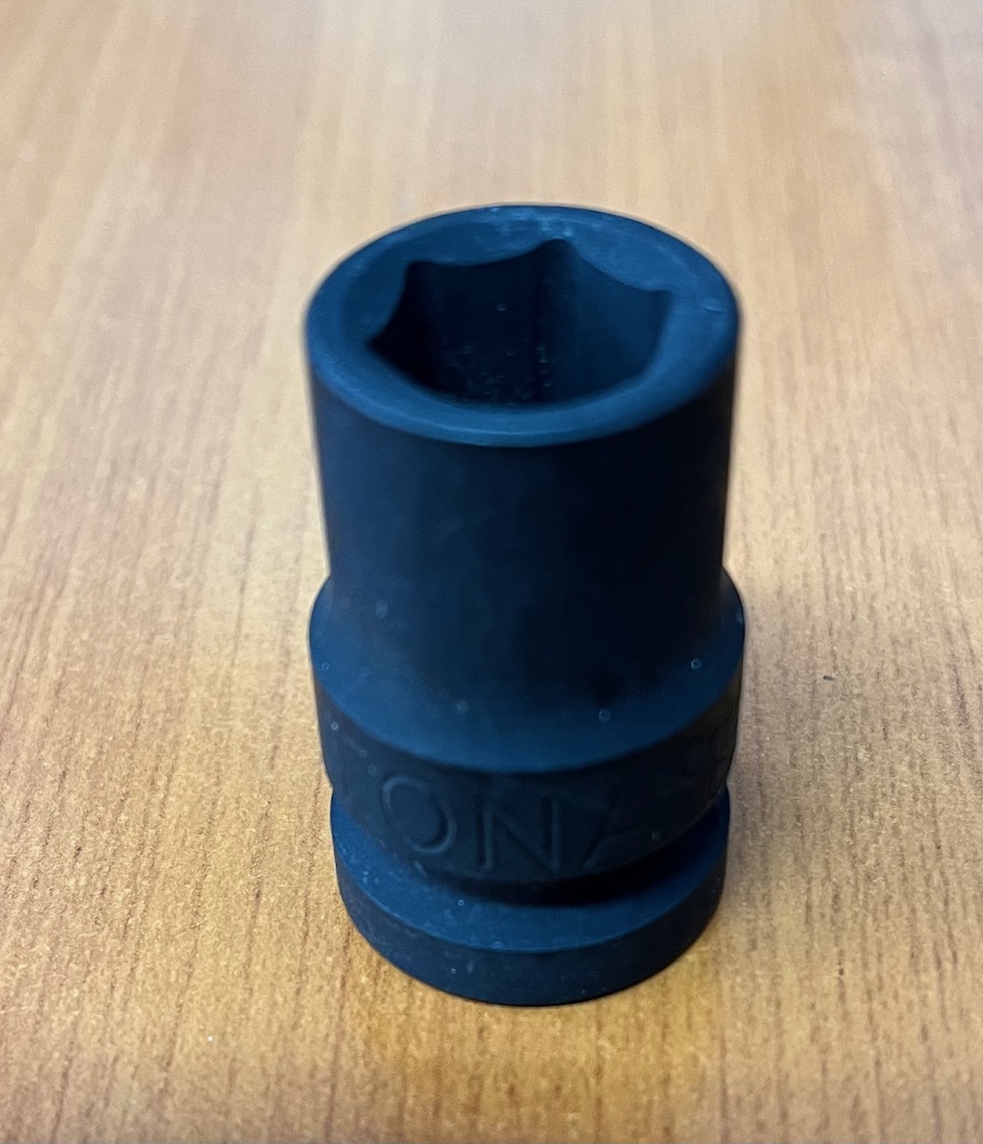 TONA Hlavice 1/2" 6hranná metrická 13mm, kovaná