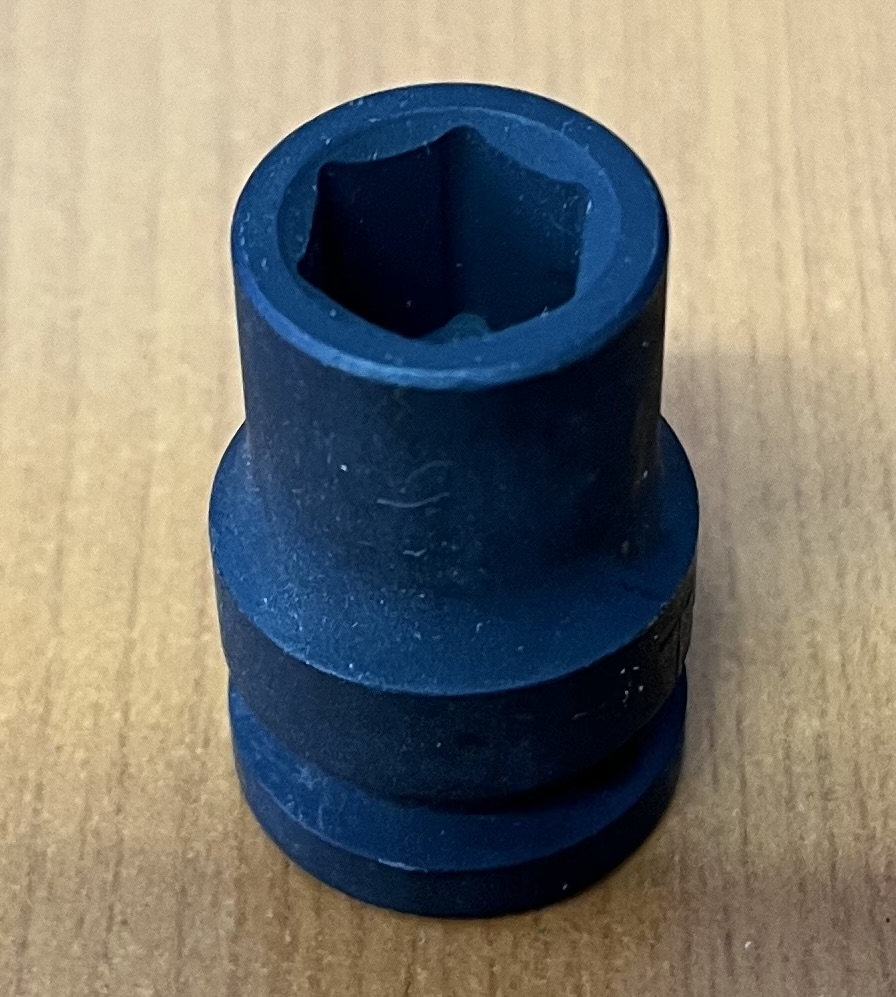 TONA Hlavice 1/2" 6hranná metrická 12mm, kovaná