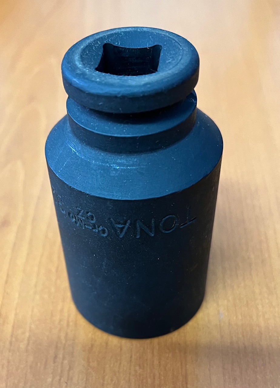 TONA Hlavice 1/2" 6hranná metrická prodloužená 32mm, kovaná