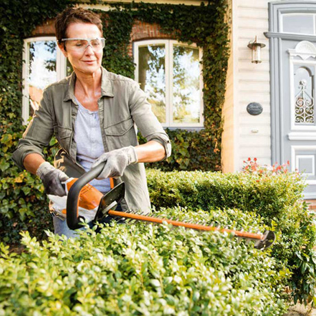 STIHL Aku nůžky HSA 45  s integrovaným akumulátorem