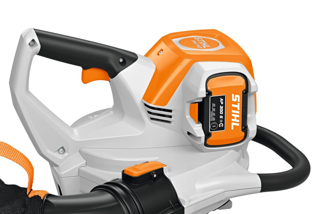 STIHL SHA 140 Akumulátorový vysavač s funkcí drcení