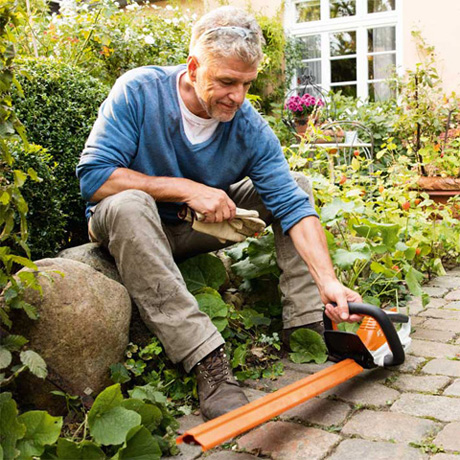 STIHL Aku nůžky HSA 45  s integrovaným akumulátorem