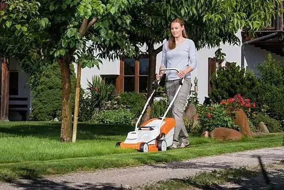 STIHL Aku SET sekačka RMA 235 + AK 20 + AL 101 