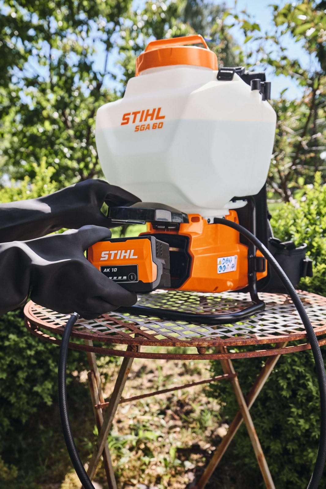 STIHL SGA 60, akumulátorový zádový postřikovač