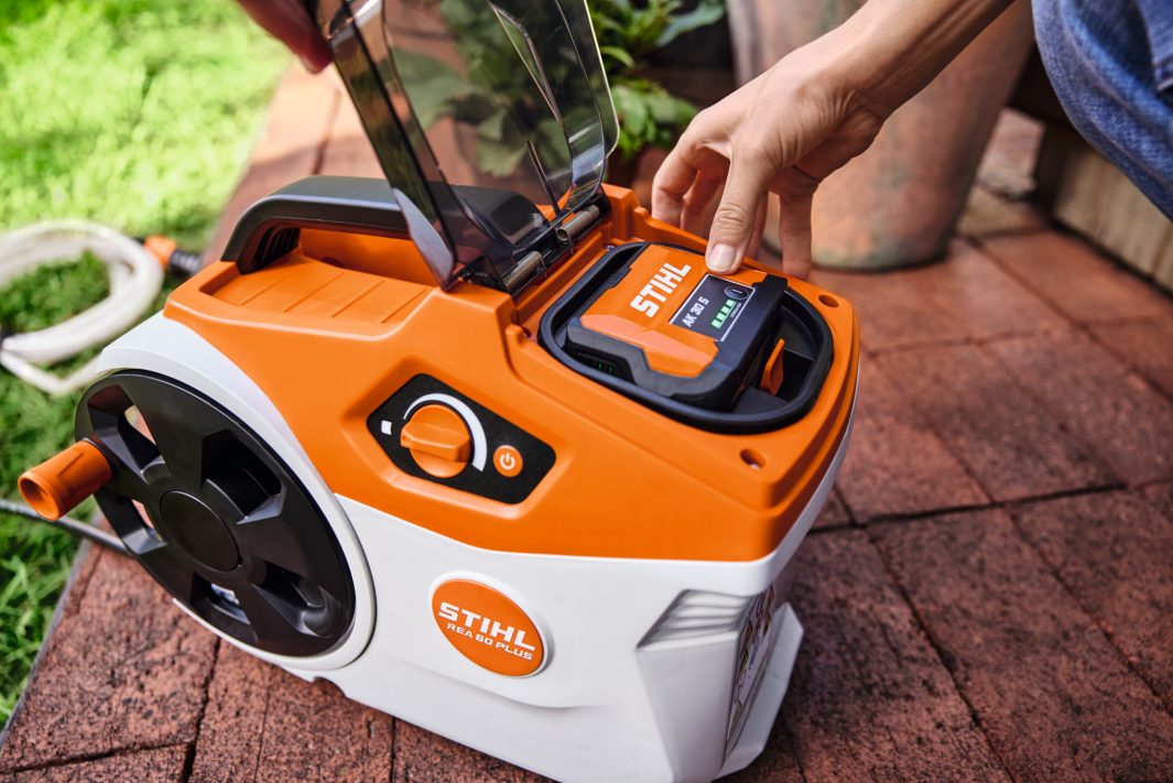 Stihl REA 60 Plus Akumulátorový tlakový čistič bez baterie a bez nabíječky ze systému AK